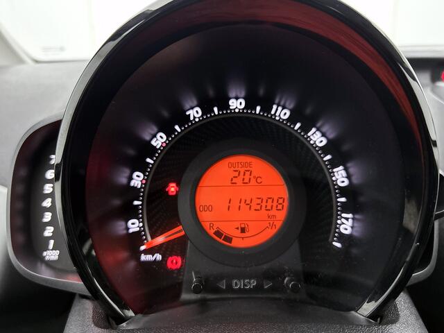 Toyota AYGO 1.0 VVT-i x-play limited | Dealer onderhouden | Apple CarPlay/Android Auto | Airco | Elektrische ramen voor | Elektrisch verstelbare buitenspiegels |