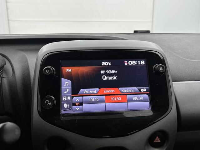 Toyota AYGO 1.0 VVT-i x-play limited | Dealer onderhouden | Apple CarPlay/Android Auto | Airco | Elektrische ramen voor | Elektrisch verstelbare buitenspiegels |