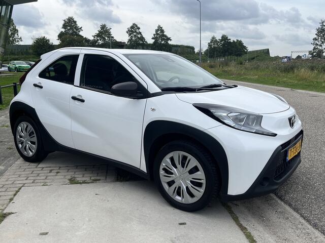 Toyota AYGO X 1.0 VVT-i MT / Airco /