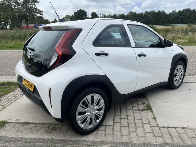 Toyota AYGO X 1.0 VVT-i MT / Airco /