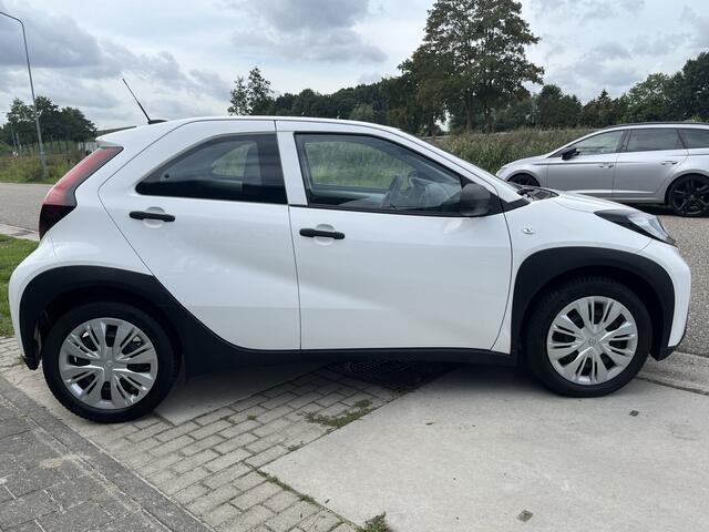 Toyota AYGO X 1.0 VVT-i MT / Airco /