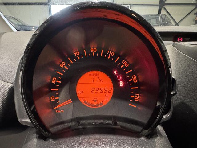 Toyota AYGO 1.0 VVT-i x-now | airco | dealer onderhouden |