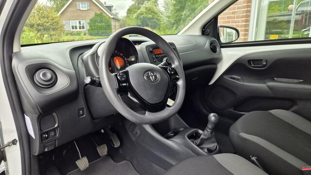 Toyota AYGO 1.0 VVT-i x-fun, Airco, Bluetooth, NL Auto!