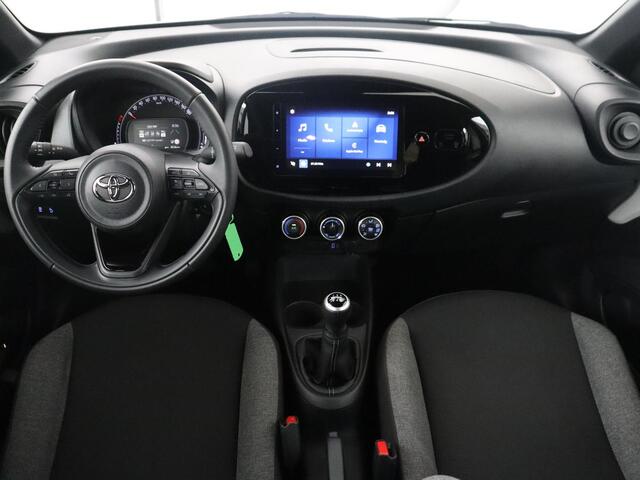 Toyota AYGO X 1.0 VVT-i MT Play | Cruise control | Carplay | Trekhaak | Airco | Camera | DAB | Lane assist | Lederen stuurwiel |