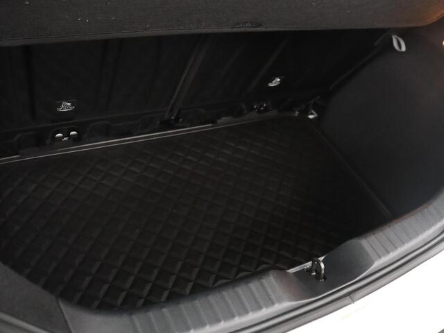 Toyota AYGO X 1.0 VVT-i MT Play | Cruise control | Carplay | Trekhaak | Airco | Camera | DAB | Lane assist | Lederen stuurwiel |