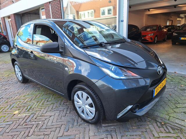 Toyota AYGO 1.0 VVT-i X-Fun 5Drs /67.000 Km/Airco/Bluetooth/Garantie