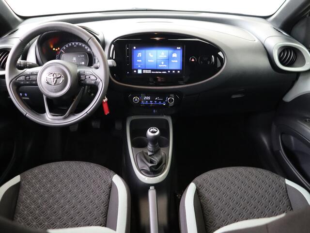 Toyota AYGO X 1.0 VVT-i MT Pulse | Dealer onderhouden | Climate Control | Cruise Control Adaptive | LED verlichting | Apple CarPlay/Android Auto | Achteruitrijcamera | 17" Velgen |