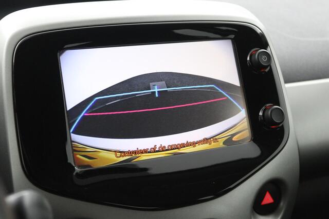 Toyota AYGO 1.0 VVT-i x-play | Groot scherm met multimedia | Airco | Parkeercamera |
