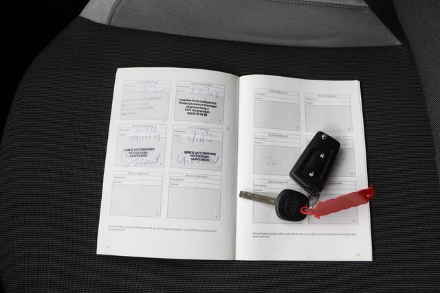 Toyota AYGO 1.0 VVT-i x-play | Groot scherm met multimedia | Airco | Parkeercamera |