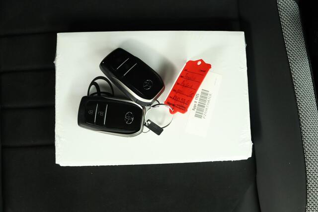 Toyota AYGO X Hybrid 115 GR Sport | Stoelverwarming | Keyless entry | Draadloze telefoonlader | Achteruitrijcamera | JBL premium sound |