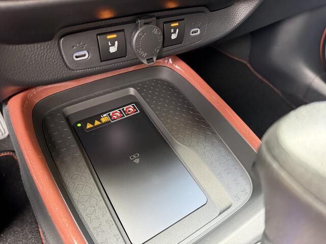 Toyota AYGO X Hybrid 115 pulse Automaat ** Stoelverwarming ** Camera ** Carplay **