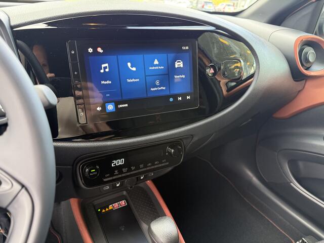 Toyota AYGO X Hybrid 115 pulse Automaat ** Stoelverwarming ** Camera ** Carplay **