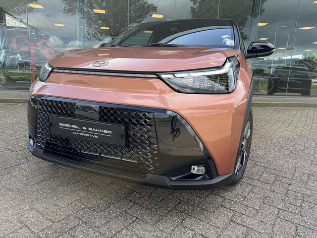 Toyota AYGO X Hybrid 115 pulse Automaat ** Stoelverwarming ** Camera ** Carplay **