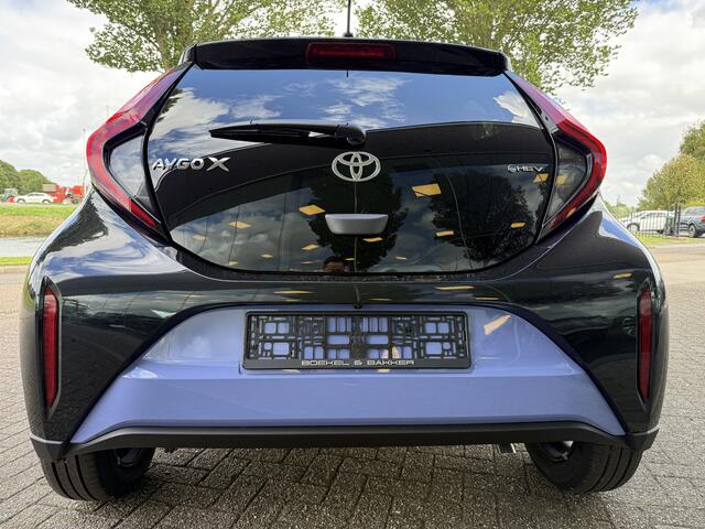Toyota AYGO X Hybrid 115 pulse Automaat ** Stoelverwarming ** Camera ** Carplay **