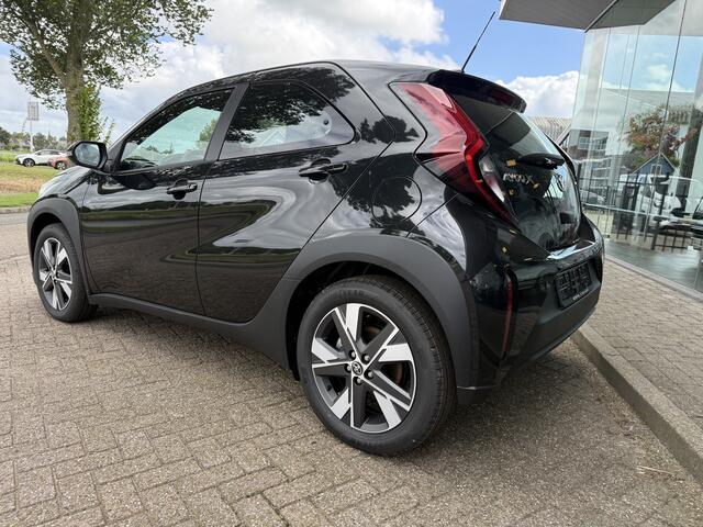 Toyota AYGO X Hybrid 115 pulse Automaat ** Camera ** Stoelverwarming ** Carplay