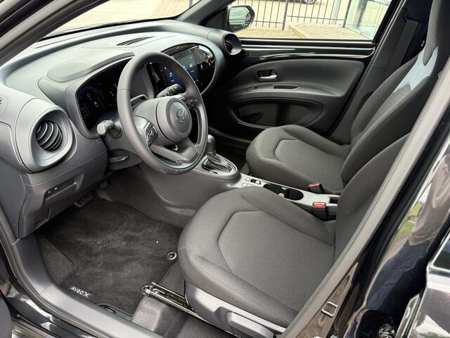 Toyota AYGO X Hybrid 115 pulse Automaat ** Camera ** Stoelverwarming ** Carplay