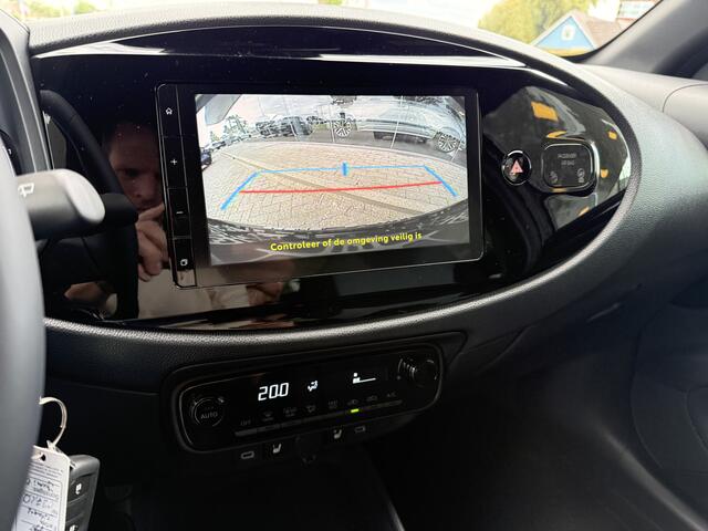 Toyota AYGO X Hybrid 115 pulse Automaat ** Camera ** Stoelverwarming ** Carplay