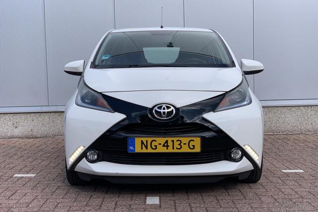 Toyota AYGO 1.0 VVT-i x-play / Camera / Bluetooth / AC /