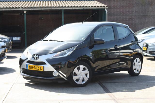Toyota AYGO 1.0 VVT-i X-Play / NAP / Airco / Camera / Automaat / 5drs