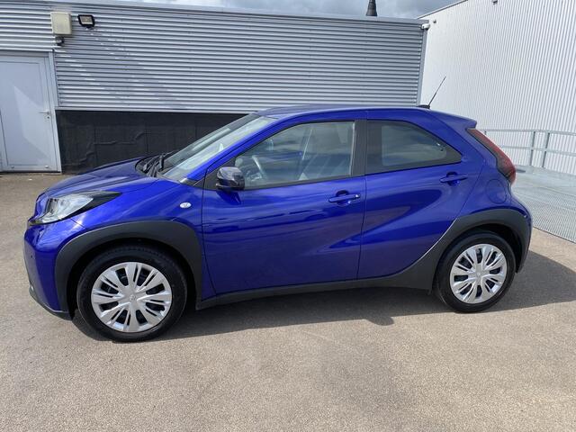 Toyota AYGO X 1.0 VVT-i S-CVT Play Lage KM stand, achteruitrij camera, parkeersensoren, navigatie Apple CarPlay/Android auto, adaptieve cruise control
