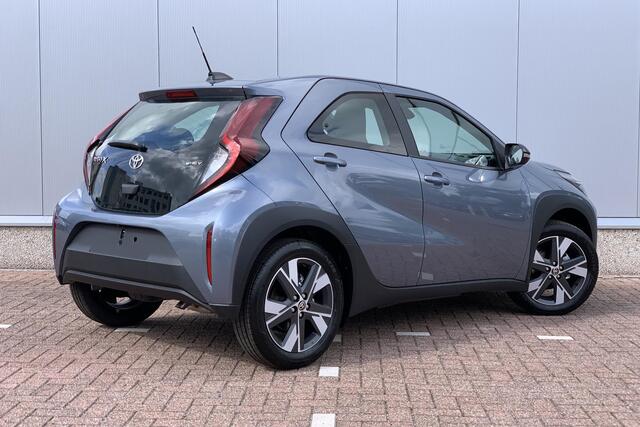 Toyota AYGO X Hybrid 115 play Go Pack / Direct Leverbaar! / Nu €1.500 inruilpremie!