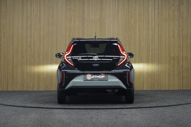 Toyota AYGO X Hybrid 115 pulse Easy Pack | Nieuw uit voorraad Leverbaar! | Adaptive-cruise | Camera | Clima | Maps Navigatie | Parkeersensoren V+A | Apple Carplay & Android Auto | Keyless | Stoelverwarming