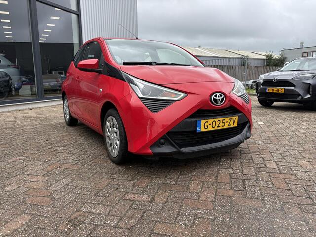 Toyota AYGO 1.0 VVT-i x-play limited