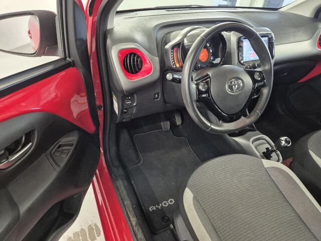 Toyota AYGO 1.0 VVT-i x-play AUTOMAAT! Camera! Nwe APK! VERWACHT!!