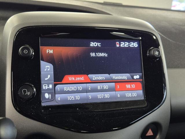 Toyota AYGO 1.0 VVT-i x-play AUTOMAAT! Camera! Nwe APK! VERWACHT!!