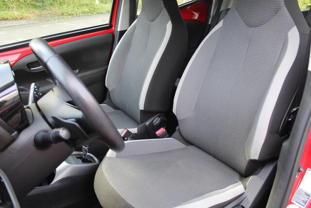 Toyota AYGO 1.0 VVT-i x-Play Automaat | Rijklaar | Apple/Android | Camera | DAB | NL-auto | Dealer onderhouden