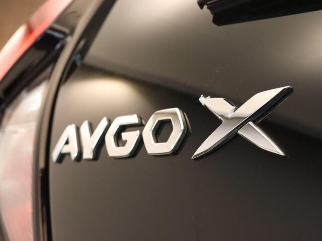 Toyota AYGO X 1.0 VVT-i MT Play - ORIGINEEL NEDERLANDSE AUTO - ACHTERUITRIJCAMERA - AIRCO - APPLE CARPLAY/ANDROID AUTO - CRUISE CONTROL ADAPTIEF - GROOTLICHT ASSISTANT - BLUETOOTH TELEFOONVOORBEREIDING - VOLLEDIG HOMMEL ONDERHOUDEN