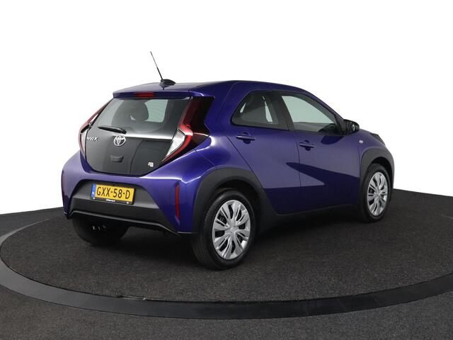 Toyota AYGO X 1.0 VVT-i MT Play | Apple carplay & Android auto | Parkeer camera | Cruise control |