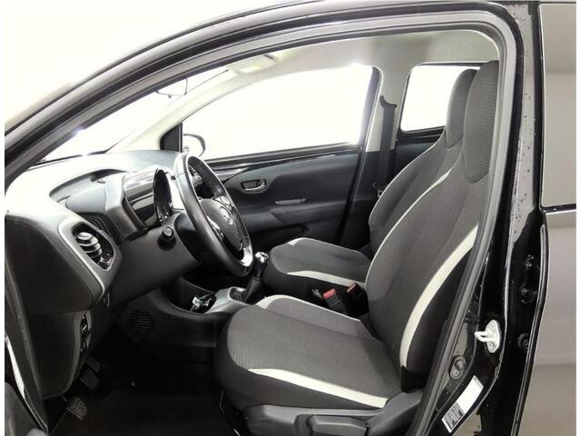 Toyota AYGO 1.0 VVT-i x-play