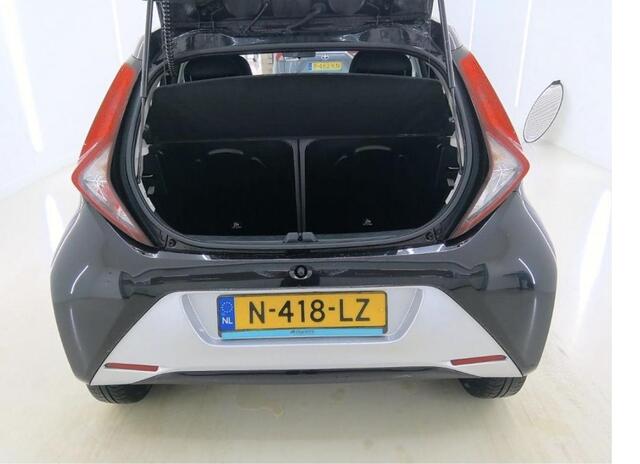 Toyota AYGO 1.0 VVT-i x-play