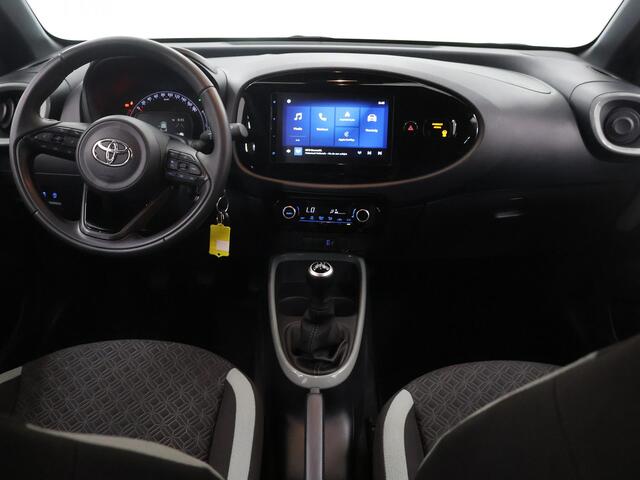 Toyota AYGO X 1.0 VVT-i MT Pulse | Achteruitrijcamera | Climate Control | Lichtmetalen velgen | Adaptieve Cruise Control |