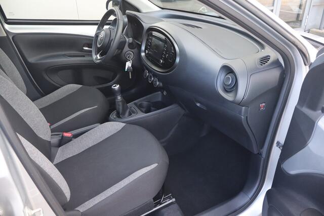 Toyota AYGO X 1.0 VVT-i MT Play - NL Auto!! Camera I Apple I Airco