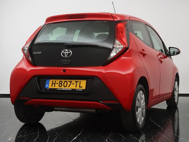 Toyota AYGO 1.0 VVT-i X-Play Automaat - Navigatie via Apple Carplay/Android Auto - Camera - 12 maanden garantie