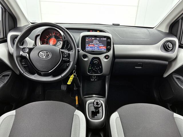 Toyota AYGO 1.0 VVT-i x-play Automaat | 1e eigenaar | Dealer onderhouden | Leseman opg 29-8