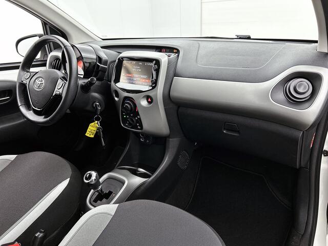 Toyota AYGO 1.0 VVT-i x-play Automaat | 1e eigenaar | Dealer onderhouden | Leseman opg 29-8