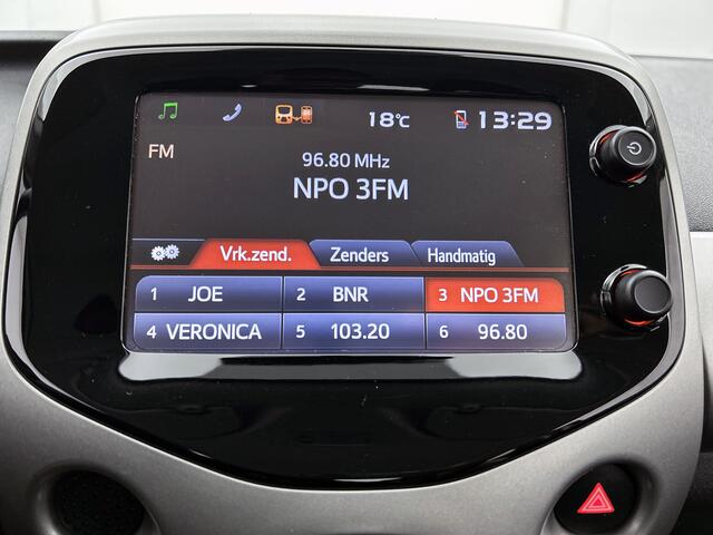 Toyota AYGO 1.0 VVT-i x-play Automaat | 1e eigenaar | Dealer onderhouden | Leseman opg 29-8