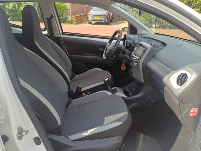 Toyota AYGO 1.0 VVT-i x-play