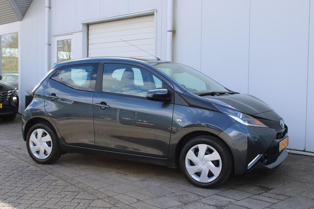 Toyota AYGO 1.0 VVT-i x-play Automaat