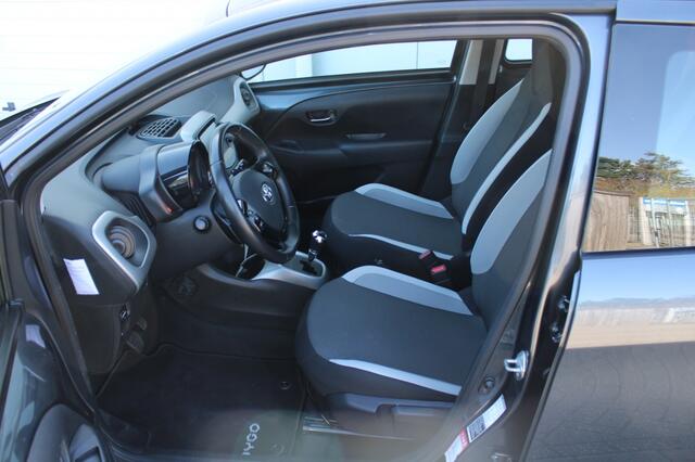 Toyota AYGO 1.0 VVT-i x-play Automaat