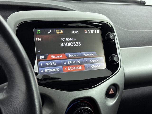 Toyota AYGO 1.0 VVT-i x-play | Parkeercamera | Airco | Metallic Lak |