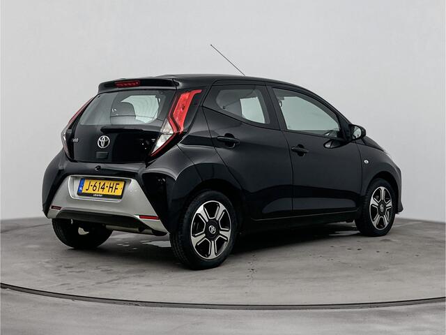 Toyota AYGO 1.0 VVT-i x-play | Apple Carplay-Android Auto | Parkeercamera | Airco |