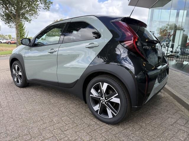 Toyota AYGO X Hybrid 115 pulse Automaat ** Stoelverwarming ** Camera ** Carplay ** Keyless