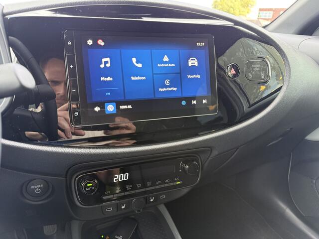 Toyota AYGO X Hybrid 115 pulse Automaat ** Stoelverwarming ** Camera ** Carplay ** Keyless