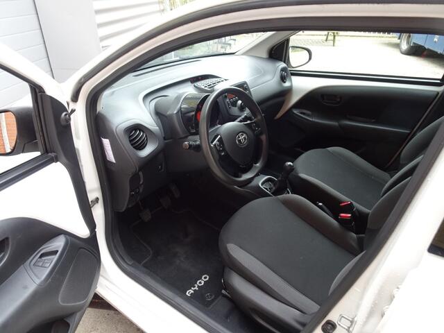 Toyota AYGO 1.0 VVT-i X-Fun 5-deurs Airco/Historie/APK 08-2027