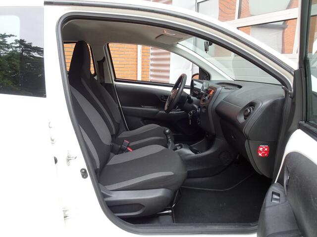 Toyota AYGO 1.0 VVT-i X-Fun 5-deurs Airco/Historie/APK 08-2027