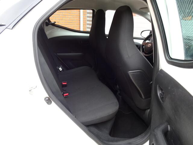 Toyota AYGO 1.0 VVT-i X-Fun 5-deurs Airco/Historie/APK 08-2027